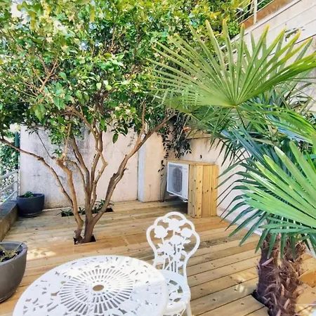 Before Making A Request Read My Profil Host At Bottom Of Page # Large Terrace With Sea View Parking, Air Conditioning Apartmán *