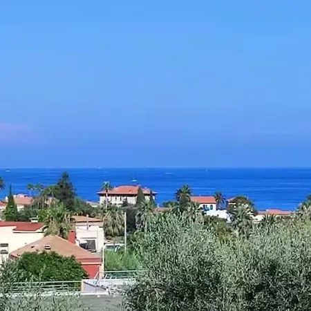 Before Making A Request Read My Profil Host At Bottom Of Page # Large Terrace With Sea View Parking, Air Conditioning דירה
